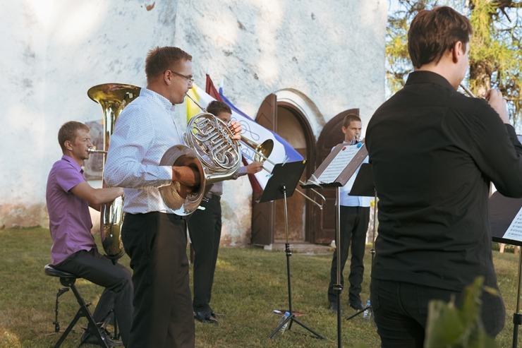 Dienvidkurzemes festivāla “Rimbenieks” vasarīgos koncertus bauda Vecpilī un Aizputē 304355