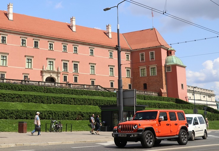 Travelnews.lv sadarbībā ar «AVIS Latvija» apceļo moderno un mūsdienīgo Varšavu 304424