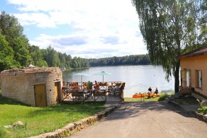 Travelnews.lv izbauda kafejnīcas burvību Baltijas dziļākā ezera krastā - Sauliskolna Dreidzs 2