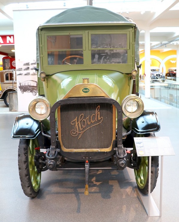 Travelnews.lv apmeklē vietu, kur dzima auto zīmols «AUDI» - «August Horch Museum Zwickau» Cvikavā 304923