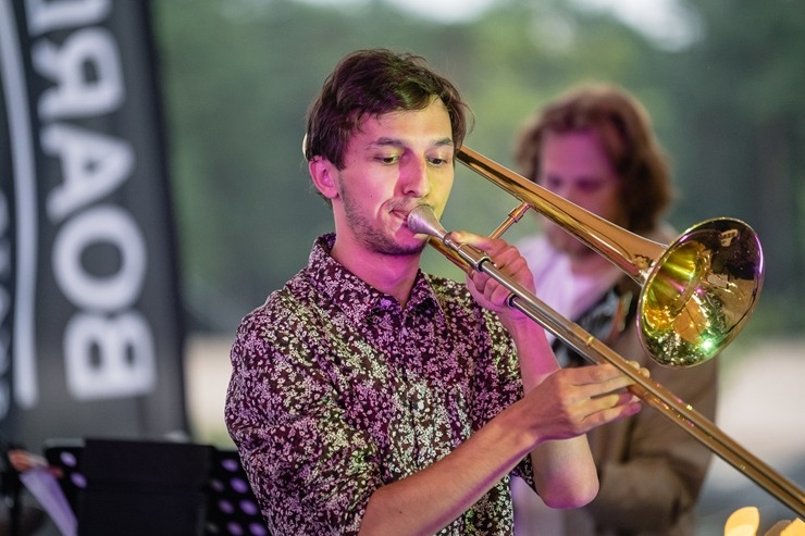 Aizvadīts gadskārtējais «BB Summer Jam» ar vairākām ekstrēmo sporta veidu sacensībām un labu mūziku Aizvadīts gadskārtējais «BB Summer Jam» ar vairākām ekstrēmo sporta veidu sacensībām un labu mūziku 305138