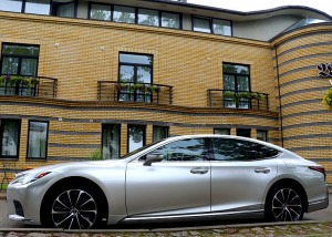 Travelnews.lv apceļo Valmieru ar «Lexus LS 500h AWD» un izbauda restorānu «Agnese» viesmīlību 30