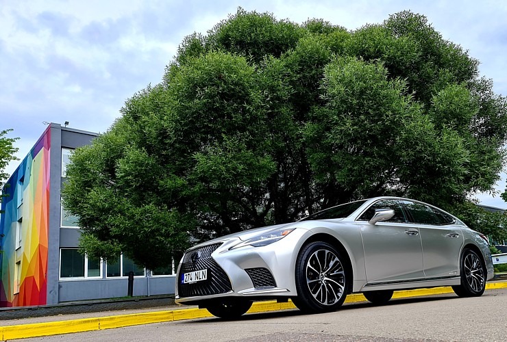 Travelnews.lv apceļo Latviju ar jauno piektās paaudzes «Lexus LS 500h AWD», kas maksā 145 000 eiro Travelnews.lv apceļo Latviju ar jauno piektās paaudzes «Lexus LS 500h AWD», kas maksā 145 000 eiro 305325