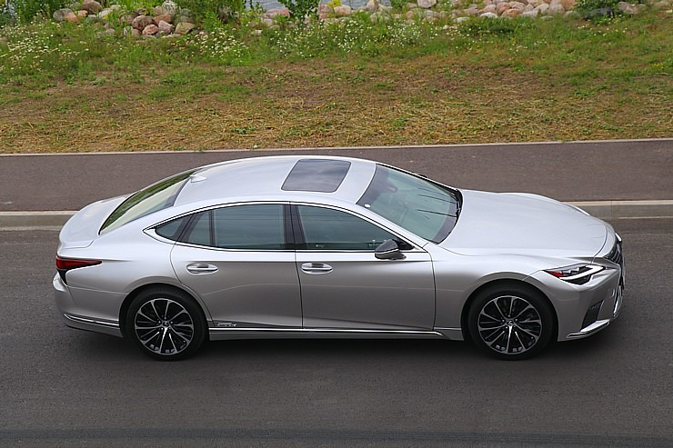 Travelnews.lv apceļo Latviju ar jauno piektās paaudzes «Lexus LS 500h AWD», kas maksā 145 000 eiro Travelnews.lv apceļo Latviju ar jauno piektās paaudzes «Lexus LS 500h AWD», kas maksā 145 000 eiro 305328