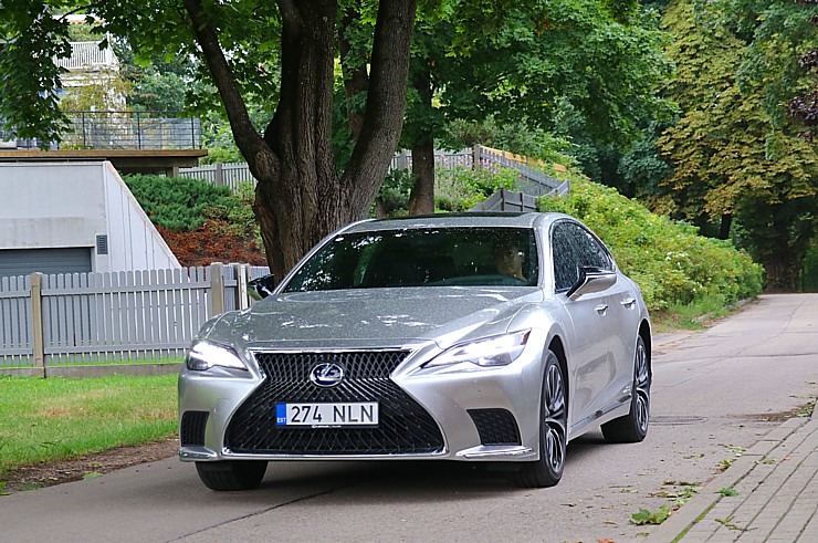 Travelnews.lv apceļo Latviju ar jauno piektās paaudzes «Lexus LS 500h AWD», kas maksā 145 000 eiro Travelnews.lv apceļo Latviju ar jauno piektās paaudzes «Lexus LS 500h AWD», kas maksā 145 000 eiro 305334
