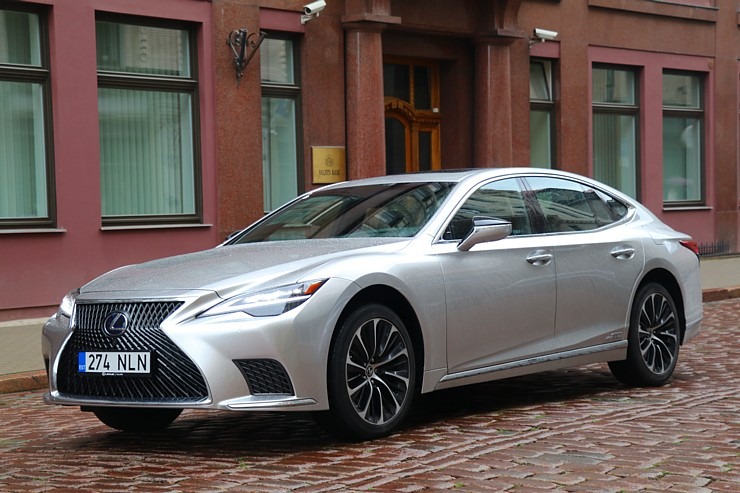 Travelnews.lv apceļo Latviju ar jauno piektās paaudzes «Lexus LS 500h AWD», kas maksā 145 000 eiro Travelnews.lv apceļo Latviju ar jauno piektās paaudzes «Lexus LS 500h AWD», kas maksā 145 000 eiro 305337