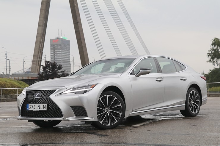 Travelnews.lv apceļo Latviju ar jauno piektās paaudzes «Lexus LS 500h AWD», kas maksā 145 000 eiro Travelnews.lv apceļo Latviju ar jauno piektās paaudzes «Lexus LS 500h AWD», kas maksā 145 000 eiro 305339