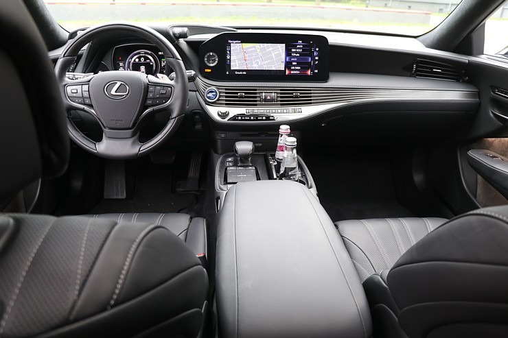Travelnews.lv apceļo Latviju ar jauno piektās paaudzes «Lexus LS 500h AWD», kas maksā 145 000 eiro Travelnews.lv apceļo Latviju ar jauno piektās paaudzes «Lexus LS 500h AWD», kas maksā 145 000 eiro 305344