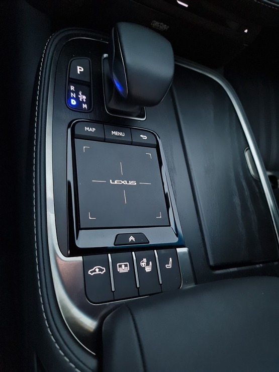 Travelnews.lv apceļo Latviju ar jauno piektās paaudzes «Lexus LS 500h AWD», kas maksā 145 000 eiro Travelnews.lv apceļo Latviju ar jauno piektās paaudzes «Lexus LS 500h AWD», kas maksā 145 000 eiro 305348