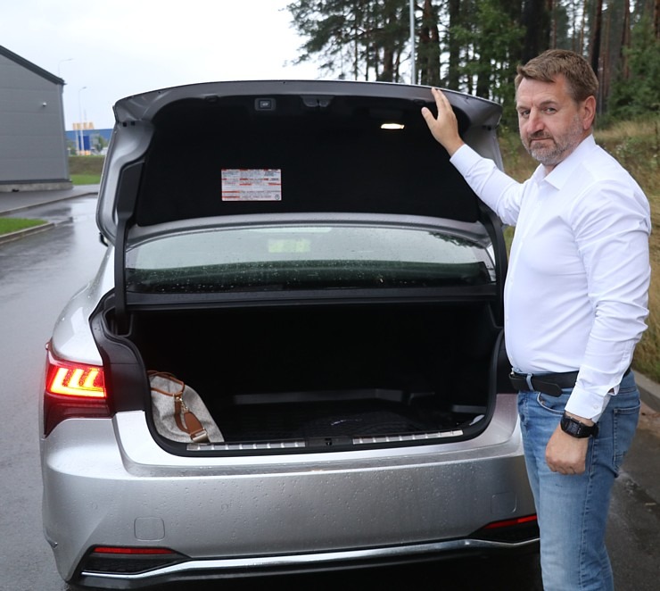 Travelnews.lv apceļo Latviju ar jauno piektās paaudzes «Lexus LS 500h AWD», kas maksā 145 000 eiro Travelnews.lv apceļo Latviju ar jauno piektās paaudzes «Lexus LS 500h AWD», kas maksā 145 000 eiro 305350