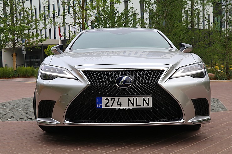 Travelnews.lv apceļo Latviju ar jauno piektās paaudzes «Lexus LS 500h AWD», kas maksā 145 000 eiro Travelnews.lv apceļo Latviju ar jauno piektās paaudzes «Lexus LS 500h AWD», kas maksā 145 000 eiro 305321