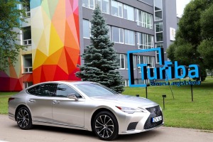 Travelnews.lv apceļo Latviju ar jauno piektās paaudzes «Lexus LS 500h AWD», kas maksā 145 000 eiro 1