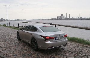 Travelnews.lv apceļo Latviju ar jauno piektās paaudzes «Lexus LS 500h AWD», kas maksā 145 000 eiro 43