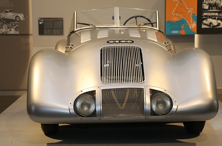 «August Horch Museum Zwickau»: zīmola «Audi» spēkrati piedalās Otrajā pasaules karā un sporta trasēs 305382