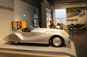 «August Horch Museum Zwickau»: zīmola «Audi» spēkrati piedalās Otrajā pasaules karā un sporta trasēs 24