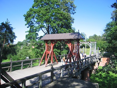 Vēsturiskais tilts uz Biržu novada muzeju 