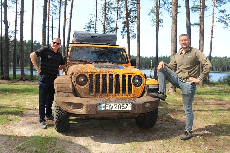 Travelnews.lv kopā ar autodīleri «Autobrava» Latvijas bezceļos izdzen jaunos «Jeep» spēkratus 305732
