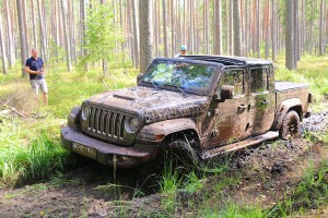 Travelnews.lv kopā ar autodīleri «Autobrava» Latvijas bezceļos izdzen jaunos «Jeep» spēkratus 10