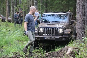 Travelnews.lv kopā ar autodīleri «Autobrava» Latvijas bezceļos izdzen jaunos «Jeep» spēkratus 14