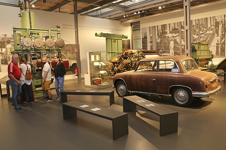 Saksijas pilsētā Cvikavā dzima «Audi», bet DDR laikā turpat tika ražots «Trabant» 305925
