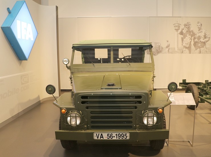 Cvikavas «Audi» un «Trabant» muzejā «August Horch Museum Zwickau» var arī apprecēties 306002