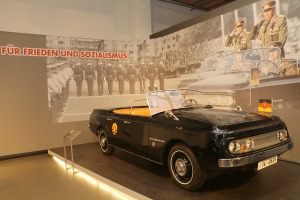 Cvikavas «Audi» un «Trabant» muzejā «August Horch Museum Zwickau» var arī apprecēties 13