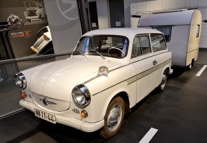 Cvikavas «Audi» un «Trabant» muzejā «August Horch Museum Zwickau» var arī apprecēties 2