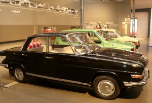 Cvikavas «Audi» un «Trabant» muzejā «August Horch Museum Zwickau» var arī apprecēties 21