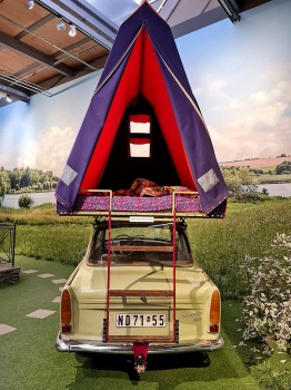 Cvikavas «Audi» un «Trabant» muzejā «August Horch Museum Zwickau» var arī apprecēties 5