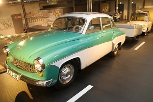 Cvikavas «Audi» un «Trabant» muzejā «August Horch Museum Zwickau» var arī apprecēties 9