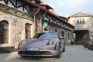 Travelnews.lv apceļo Vidzemi ar elektrisko un jaudīgo «Porsche Taycan 4S Cross Turismo» 17