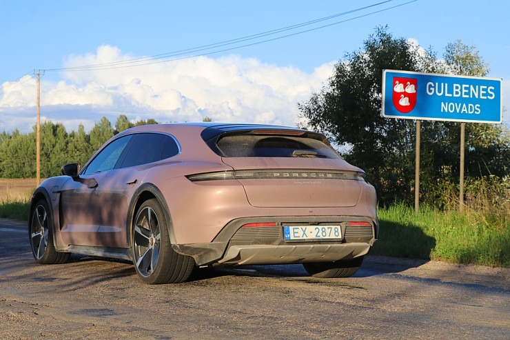 Ar elektrisko «Porsche Taycan 4S Cross Turismo» uz kafijas pauzi apciemojam Rankas muižu 306405
