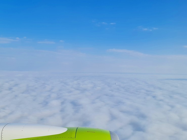 Travelnews.lv lido ar «airBaltic» no Rīgas uz Tallinu caur Helsinkiem biezās miglas dēļ 306909