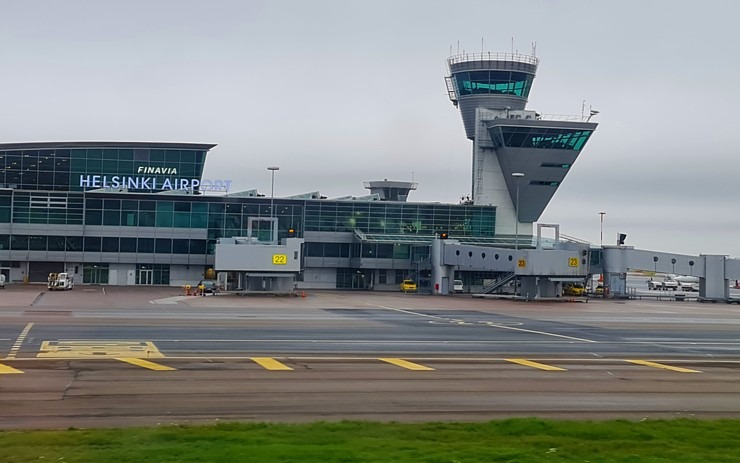 Travelnews.lv lido ar «airBaltic» no Rīgas uz Tallinu caur Helsinkiem biezās miglas dēļ 306911