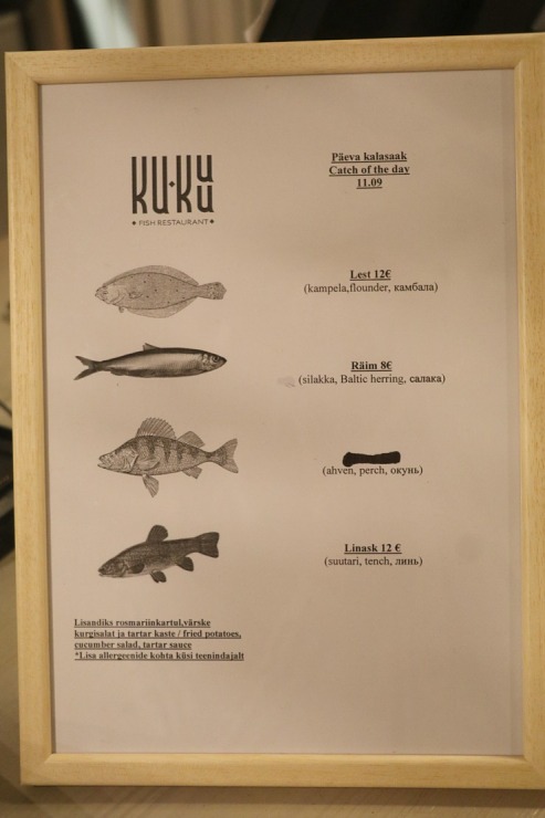 Travelnews.lv izbauda Baltijas jūras zivju ēdienus Kuresāres restorānā «Ku-Kuu» 307409
