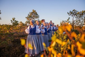 32 deju kolektīvi no dažādiem Latvijas novadiem dejo Lielajā Ķemeru tīrelī. Foto: Artis Veigurs 21
