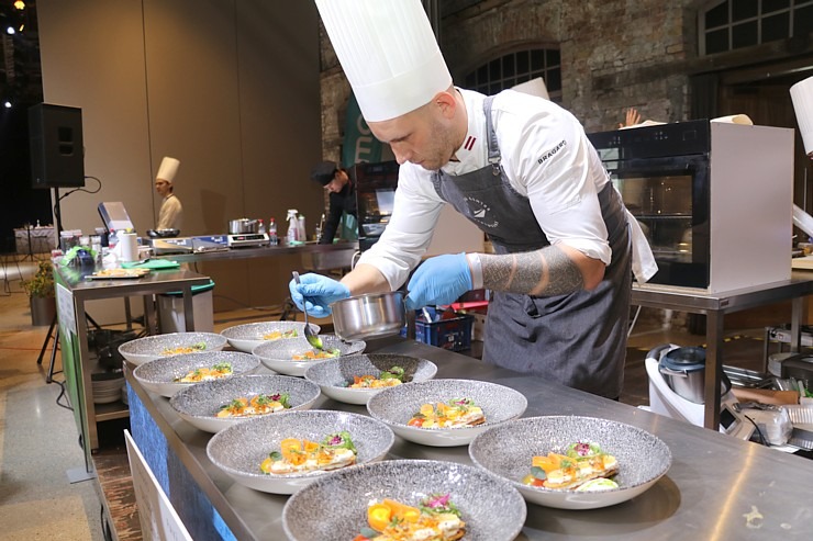 Ieskaties pavāru konkursa «Latvijas gada pavārs 2021 /Latvijas gada pavārzellis 2021» aizkulisēs 308234