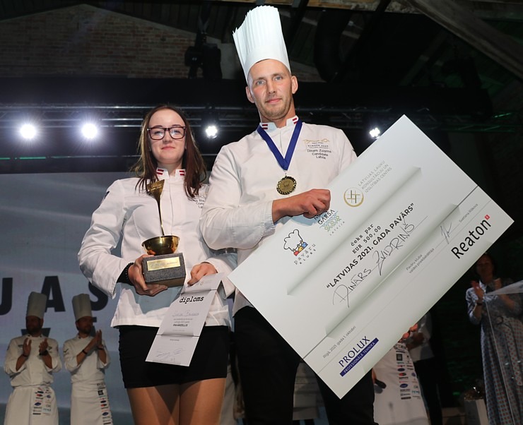 «Latvijas gada pavārs 2021» ir Dinārs Zvidriņš un «Latvijas gada pavārzellis 2021» ir Aleksandra Krūka 308275