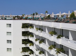 Travelnews.lv izbauda luksus viesnīcas «Hotel Vulcano» jumta baseinu ar skatu uz Kosta Adehe Tenerifē 13