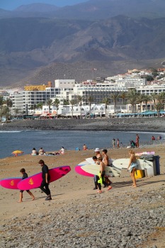 Travelnews.lv iepazīst Tenerifes kūrorta Adeje pludmali un promenādi 14
