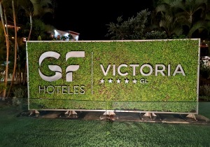 Travelnews.lv izbauda vakariņas luksus viesnīcas «GF Victoria Hotel» restorānā 45