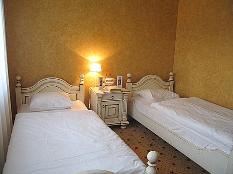 Kopumā viesu nams piedāvā 16 komfortabli iekārtotas guļamistabas 16638