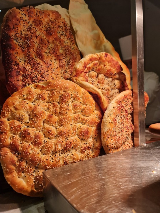 Viesnīcas «Rixos Sharm El Sheikh Adult Friendly» ēdienkartē ir gandrīz 500 ēdieni - maize, siltie... 310203