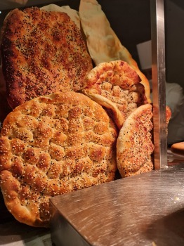 Viesnīcas «Rixos Sharm El Sheikh Adult Friendly» ēdienkartē ir gandrīz 500 ēdieni - maize, siltie... 12