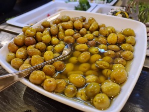 Viesnīcas «Rixos Sharm El Sheikh Adult Friendly» ēdienkartē ir gandrīz 500 ēdieni - maize, siltie... 58