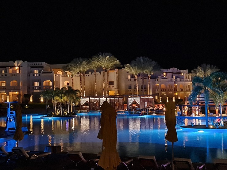 Dzīve pie baseina viesnīcā «Rixos Sharm El Sheikh Adult Friendly» 310367