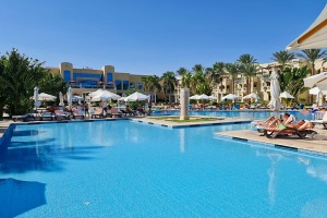 Dzīve pie baseina viesnīcā «Rixos Sharm El Sheikh Adult Friendly» 1