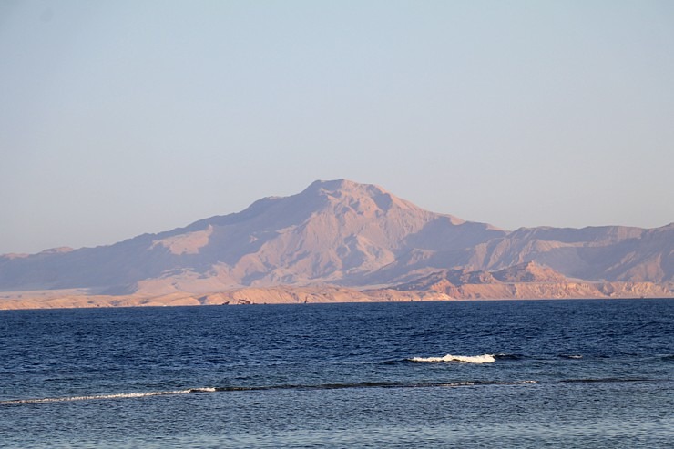«Rixos Sharm El Sheikh Adult Friendly» pludmales dzīve piedāvā niršanu, kamieļus un... 310402