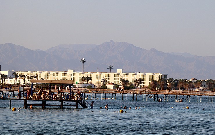 «Rixos Sharm El Sheikh Adult Friendly» pludmales dzīve piedāvā niršanu, kamieļus un... 310403