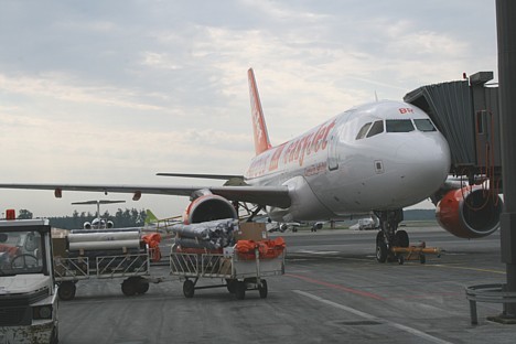 easyJet pasažieri šajā dienā varēja izbeudīt lidojumu jaunajā lidaparātā, kas veica lidojumu no Rīgas uz Berlīni easyJet pasažieri šajā dienā varēja izbeudīt lidojumu jaunajā lidaparātā, kas veica lidojumu no Rīgas uz Berlīni 16655
